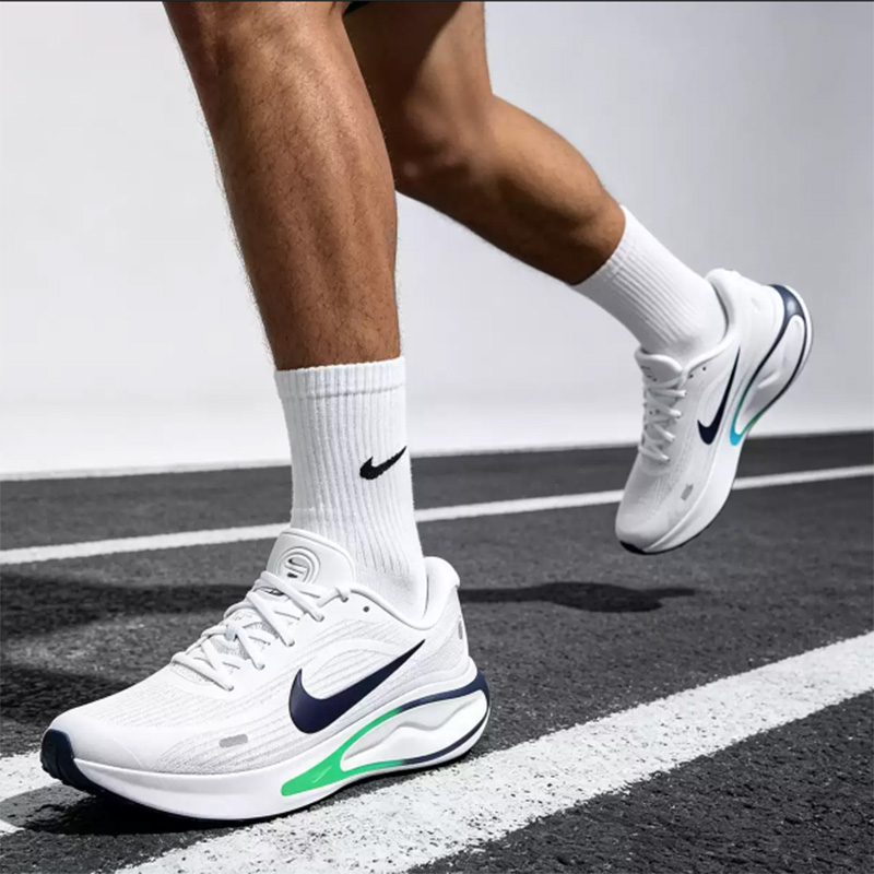 Nike Men's Shoes JOURNEY RUN - - огляд і ціна Nike Shoes Air Max 270