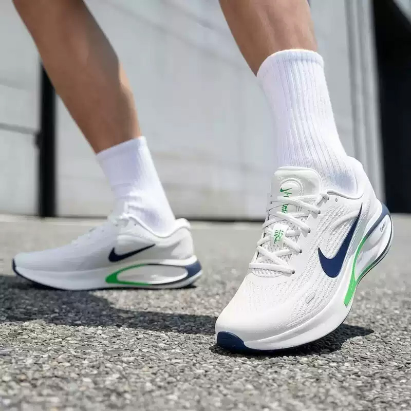 Nike Men's Shoes JOURNEY RUN - - огляд і ціна Nike Shoes Air Max 270